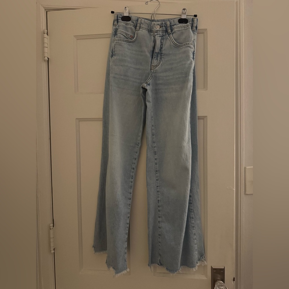 Pilcro Adi Mid rise Flare Jeans Safie Wash NWOT - Picture 3 of 4